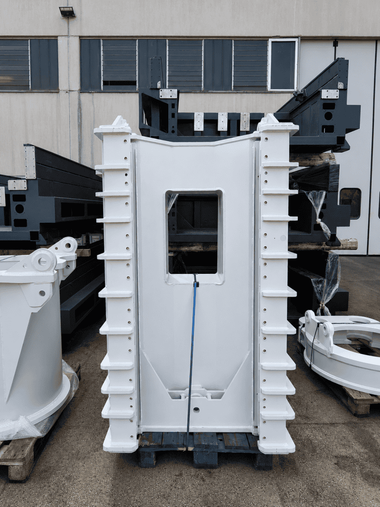 Componenti industriali e parti di macchinari presso Industrialtech SRL.